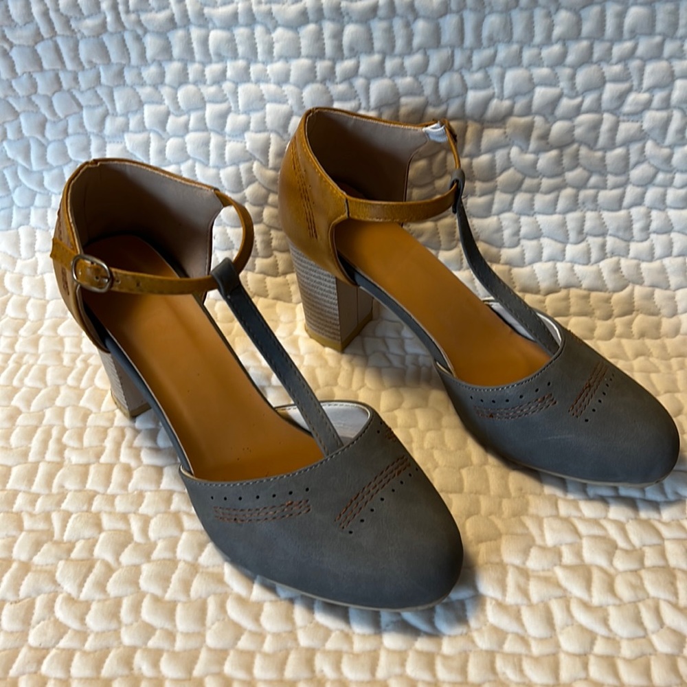 Cute gray and whiskey colored heels.